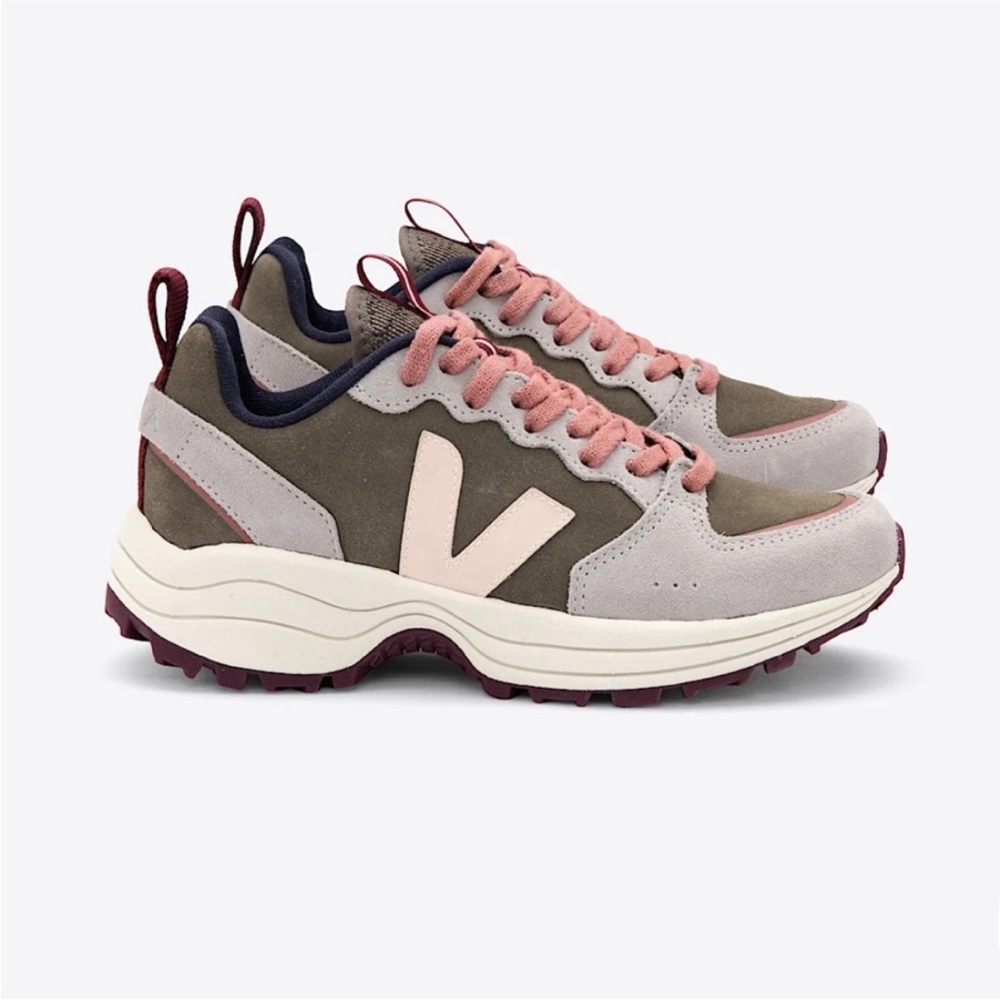 Veja Women's Venturi Sneakers - Picture 2 of 7